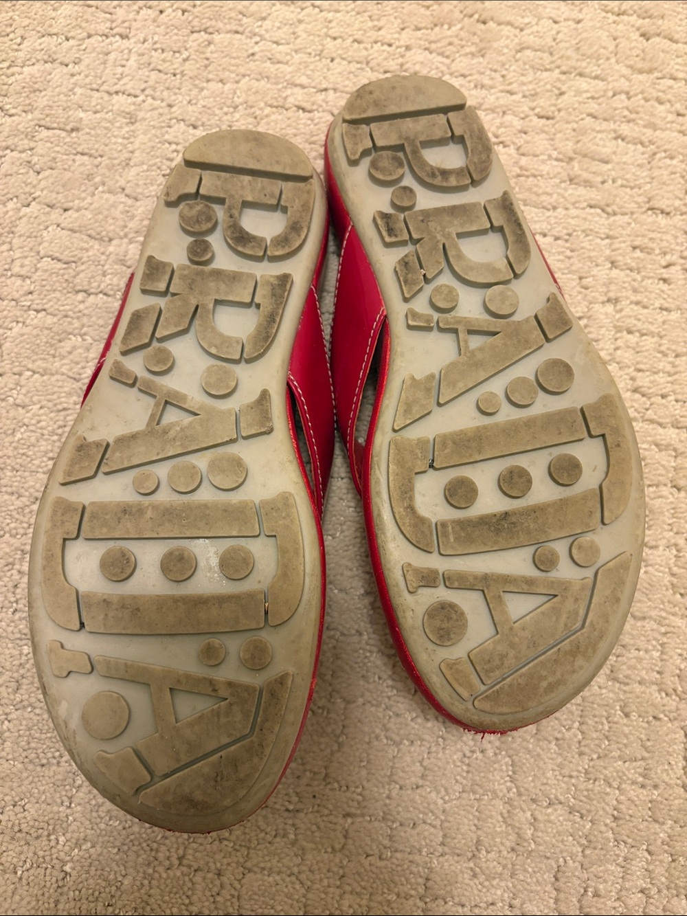 Prada Red Patent Leather flip flop Sandals - Picture 3 of 9